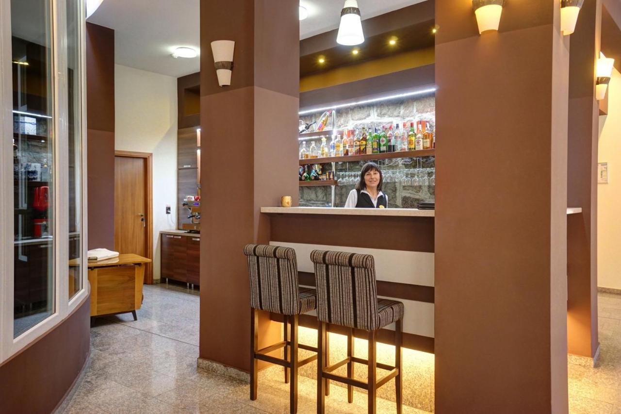 Hotel Ciucas بايلي توشناد المظهر الخارجي الصورة