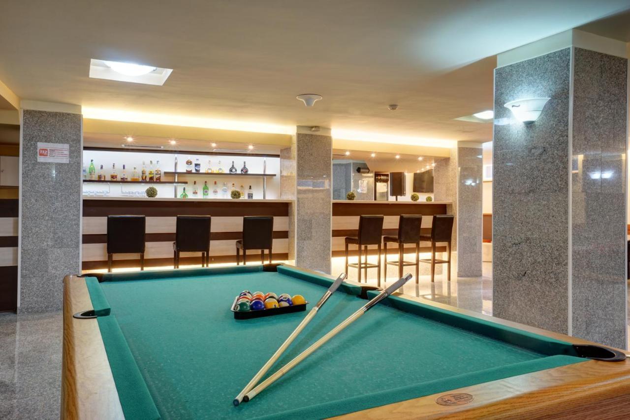 Hotel Ciucas بايلي توشناد المظهر الخارجي الصورة